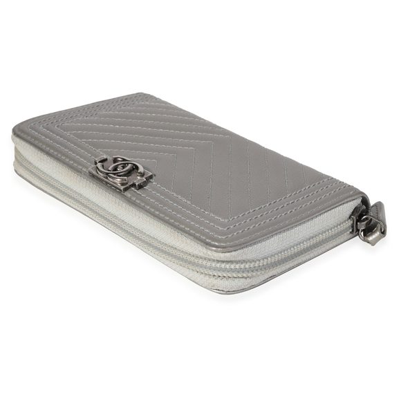 Chanel Silver Chevron Quilted Zip-Around Boy Wallet - Picture 6 of 7